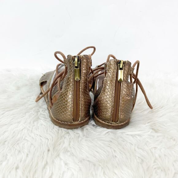 Crown Vintage Gladiator Flat Paysley Sandal Strappy Gold Women's Size 10 Stylish - Picture 3 of 12